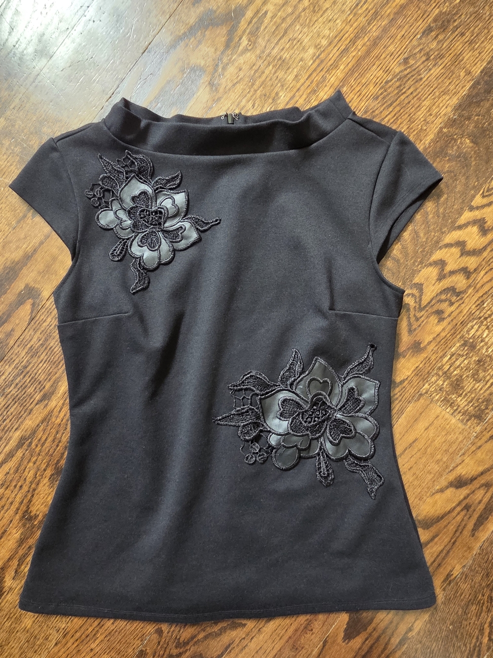 Black Floral Appliqué Cap-Sleeve Women's Top
